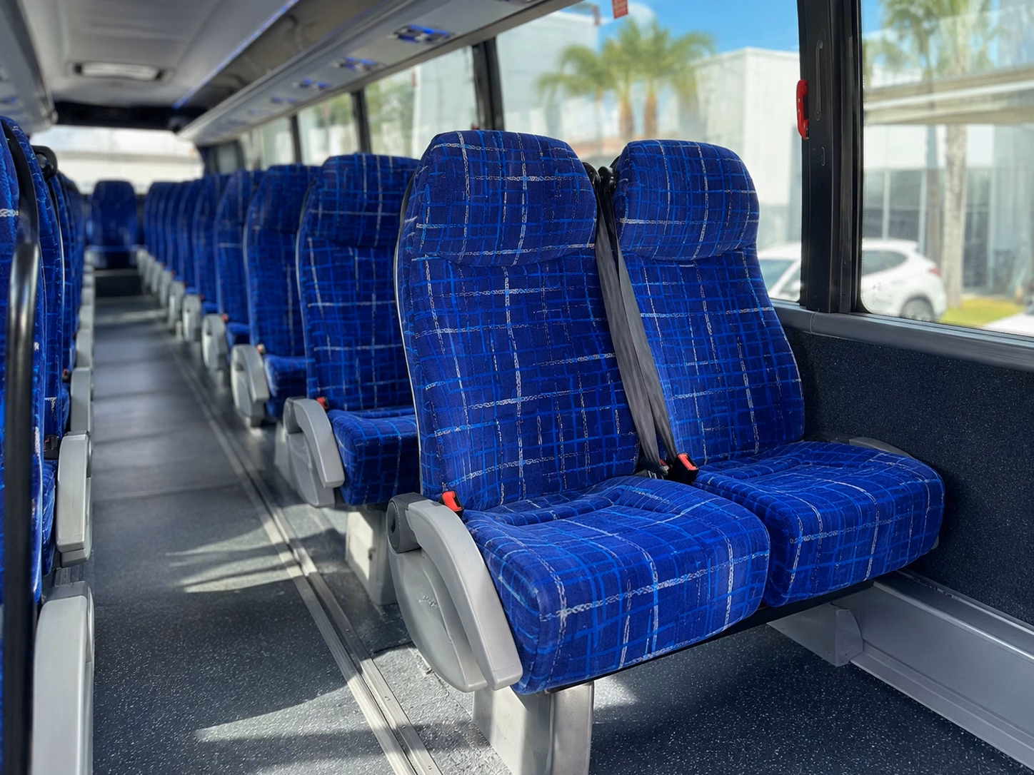 airport shuttle service for out of town wedding guests arriving in san diego