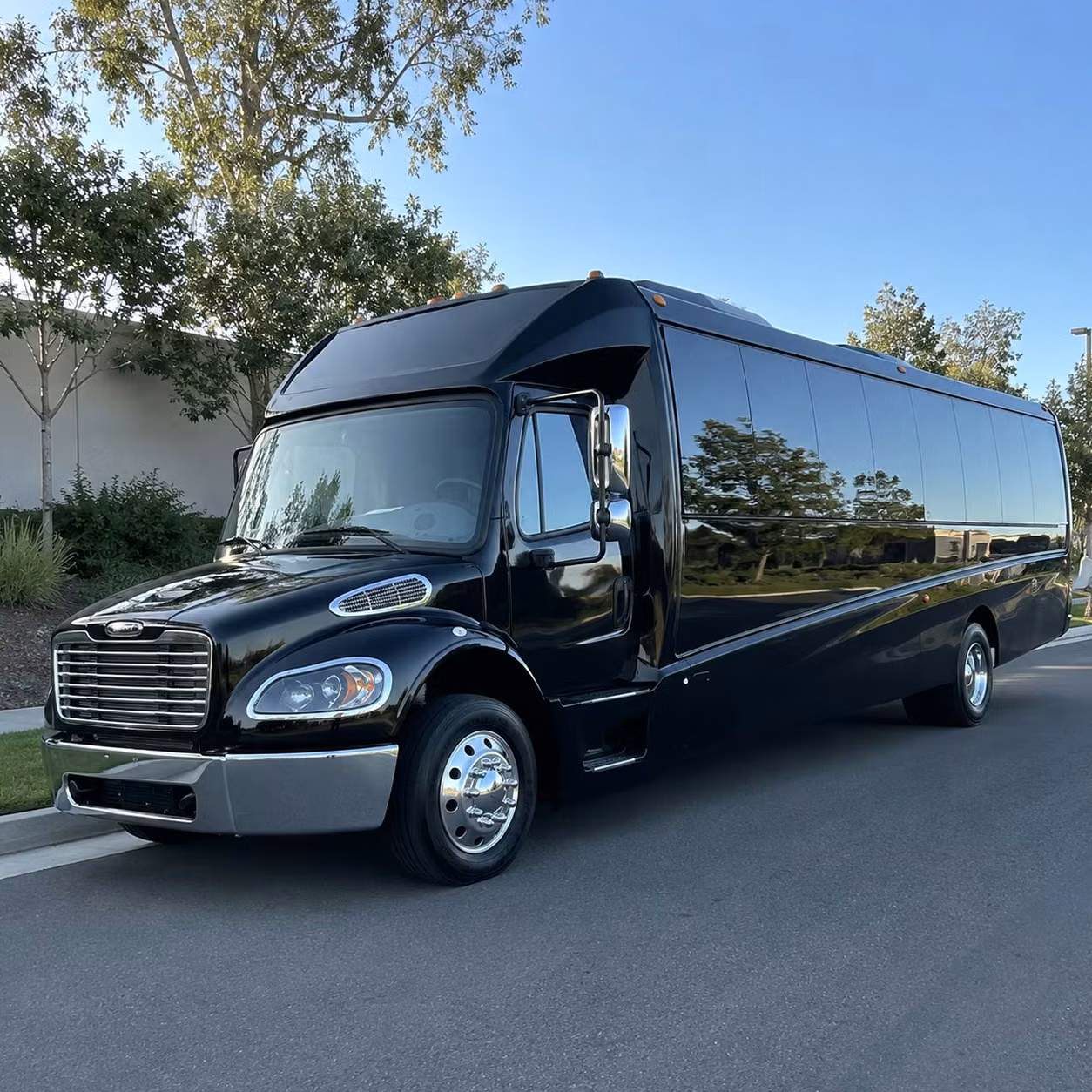 escondido 28 passenger minibus rental